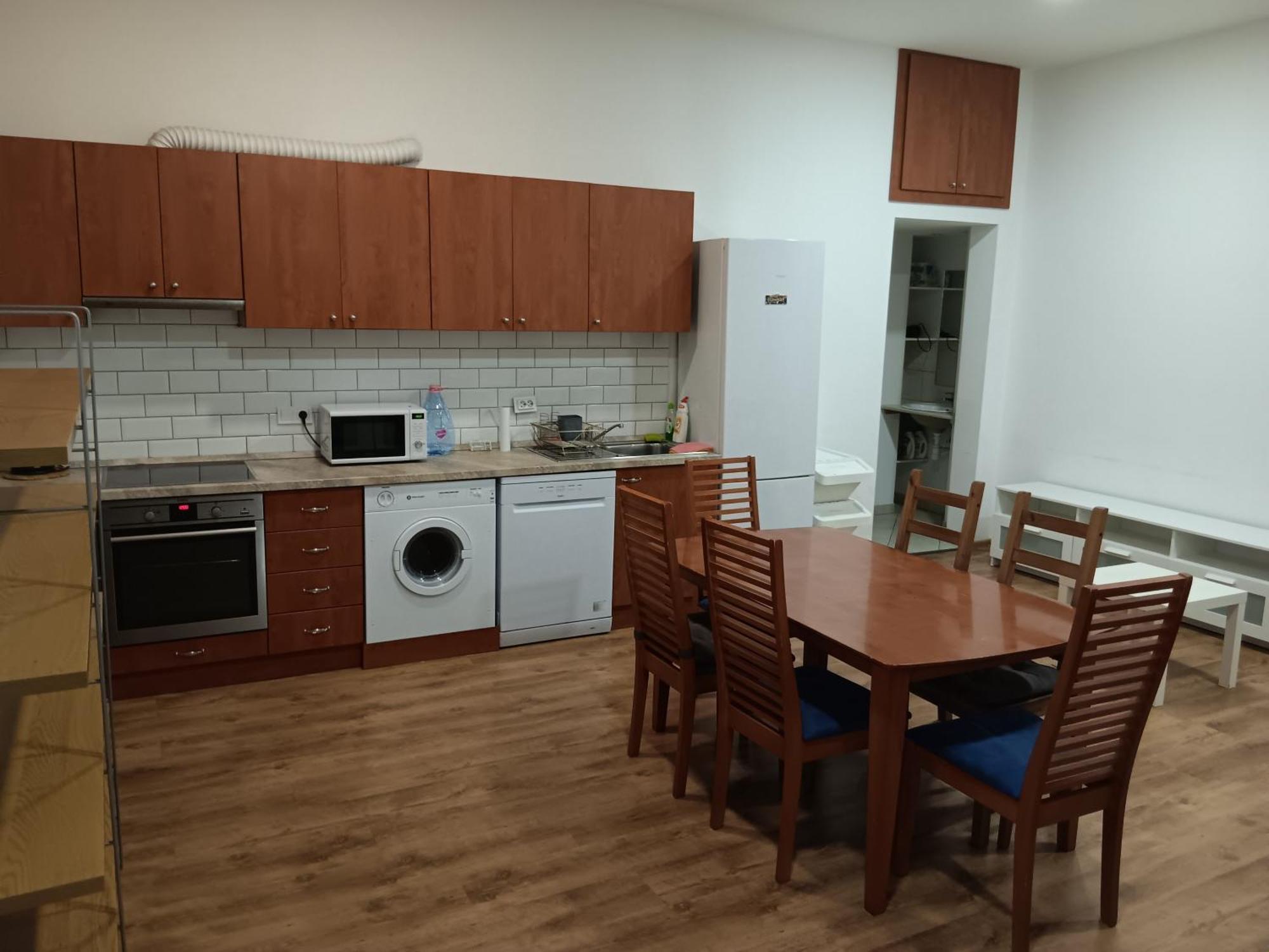 Big Cozy - Skyfall Apartment 3 Bdrm 6 Beds 1&Half Baths Budapest Exterior photo